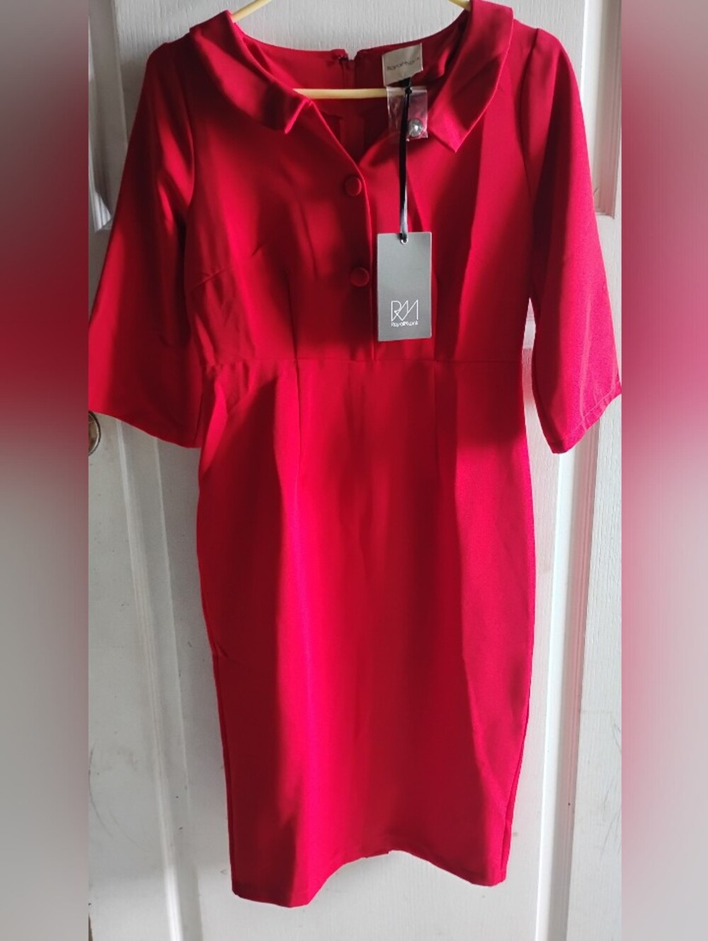Elegant Red Midi Sheath Dress with Button-Front Detail